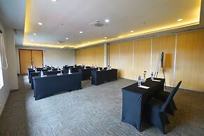 Front One Hotel Pasir Koja Bandung