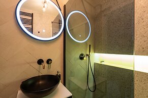 Deluxe 4 Bedrooms Apartment in Athens Center