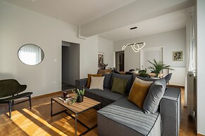 Deluxe 4 Bedrooms Apartment in Athens Center