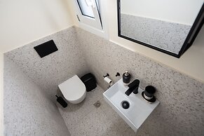 Deluxe 4 Bedrooms Apartment in Athens Center