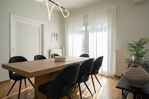 Deluxe 4 Bedrooms Apartment in Athens Center