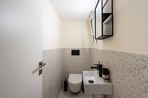 Deluxe 4 Bedrooms Apartment in Athens Center