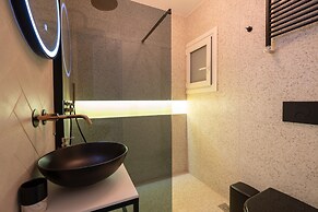 Deluxe 4 Bedrooms Apartment in Athens Center