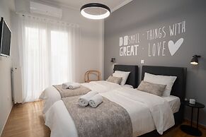 Deluxe 4 Bedrooms Apartment in Athens Center