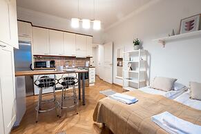 2ndhomes Cozy & Compact Top Floor Studio