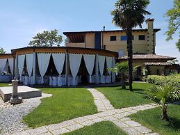 VILLA RIVIERA