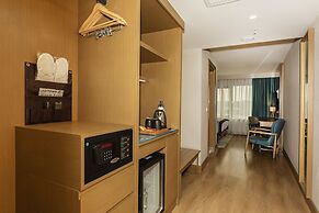 Csk The Halich Port Istanbul