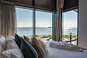 Shoreline Apartments