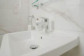 Shoreline Apartments