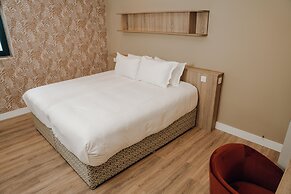 Shoreline Apartments