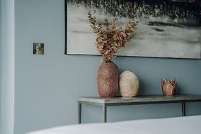 Shoreline Apartments