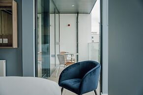 Shoreline Apartments