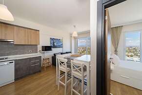 Pleasant Flat With Shared Pool in Kepez