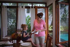 Beach Gate Bungalows CGH Earth