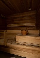 2ndhomes Unique 2-Story Home with Spa