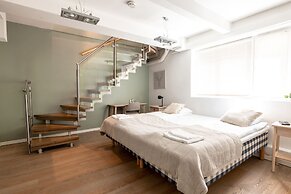 2ndhomes Unique 2-Story Home with Spa