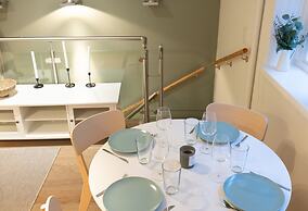 2ndhomes Unique 2-Story Home with Spa