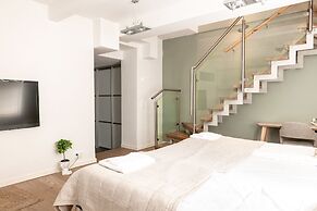 2ndhomes Unique 2-Story Home with Spa