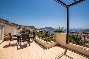 Lovely Flat Near Beach With Shared Pool in Kalkan