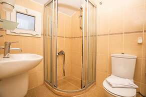 Lovely Flat Near Beach With Shared Pool in Kalkan