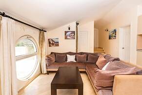 Lovely Flat Near Beach With Shared Pool in Kalkan