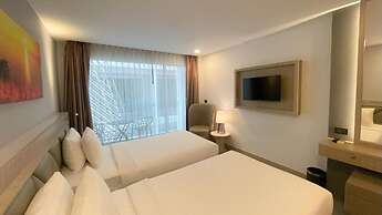 Clarian Hotel Beach Patong