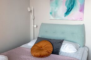 2ndhomes Cozy 1BR Apartment with a View