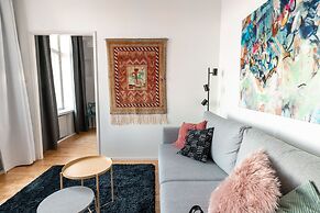 2ndhomes Cozy 1BR Apartment with a View