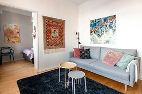 2ndhomes Cozy 1BR Apartment with a View