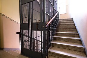 2ndhomes 2-Story Penthouse w Balcony