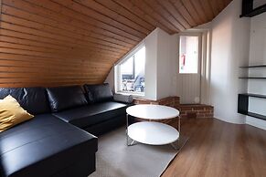 2ndhomes 2-Story Penthouse w Balcony