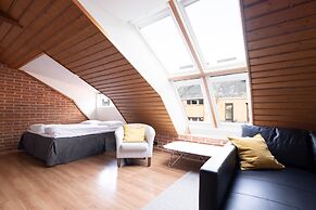 2ndhomes 2-Story Penthouse w Balcony