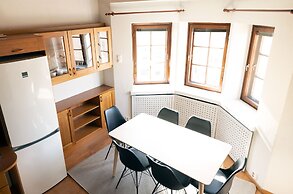 2ndhomes 2-Story Penthouse w Balcony