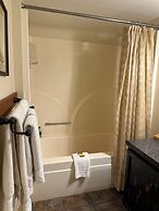 Chewuch Inn and Cabins