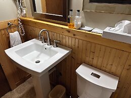 Chewuch Inn and Cabins