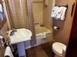 Chewuch Inn and Cabins