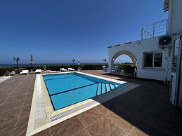 Exquisite Villa With Private Pool in Cyprus