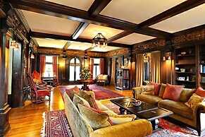 Hazeltine Boutique Hotel BnB