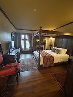Hazeltine Boutique Hotel BnB