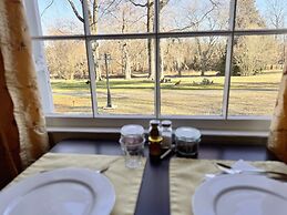 The Sunnyside Sisters Bed and Breakfast