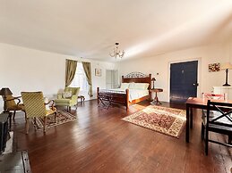 The Sunnyside Sisters Bed and Breakfast