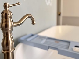 The Sunnyside Sisters Bed and Breakfast