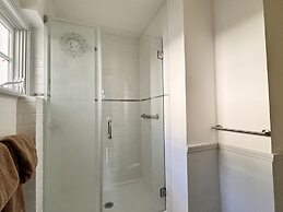 The Sunnyside Sisters Bed and Breakfast