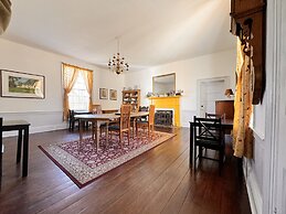 The Sunnyside Sisters Bed and Breakfast