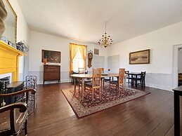 The Sunnyside Sisters Bed and Breakfast