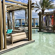 Luxe Stay at Hyde Resort -oceanfront Amenities