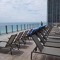 Luxe Stay at Hyde Resort -oceanfront Amenities