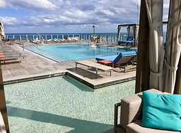 Luxe Stay at Hyde Resort -oceanfront Amenities