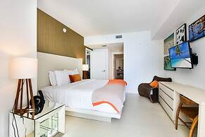 Luxe Stay at Hyde Resort -oceanfront Amenities