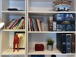 Flat With Bosphorus View and Backyard in Uskudar